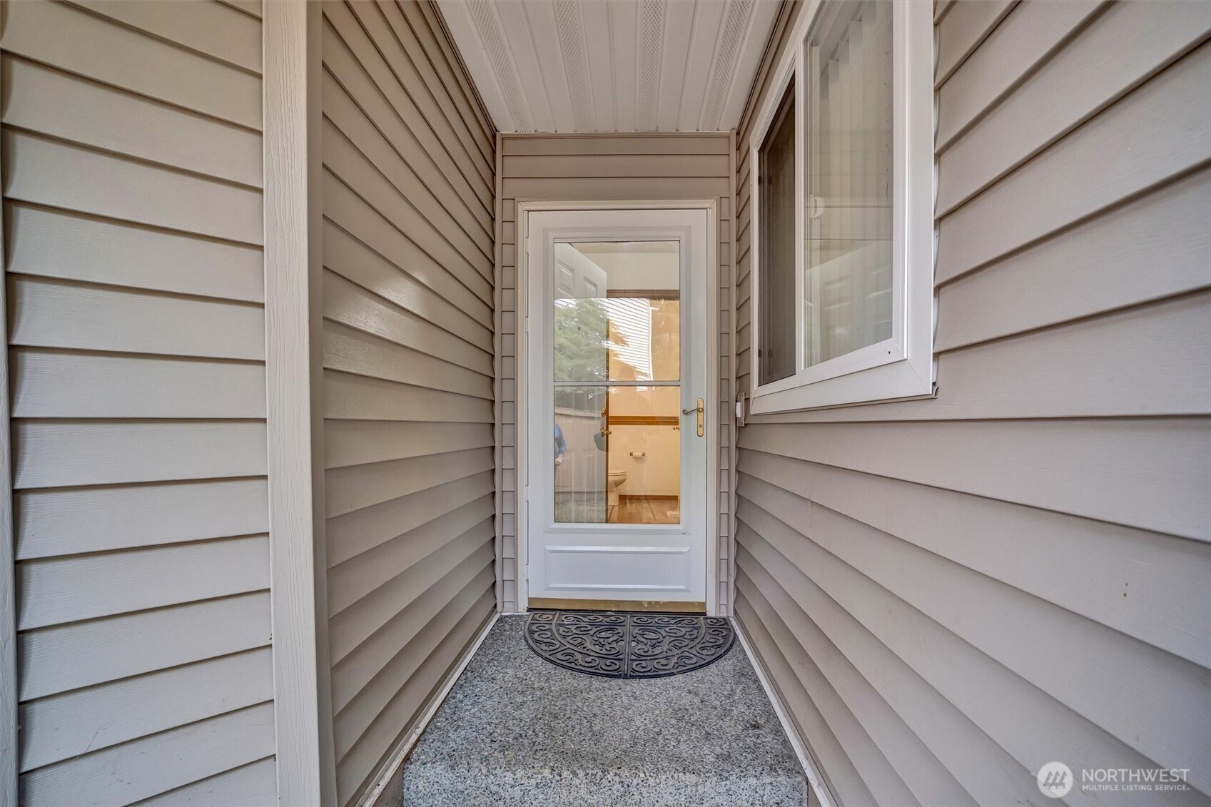 15 87th Avenue B Property Photo 2