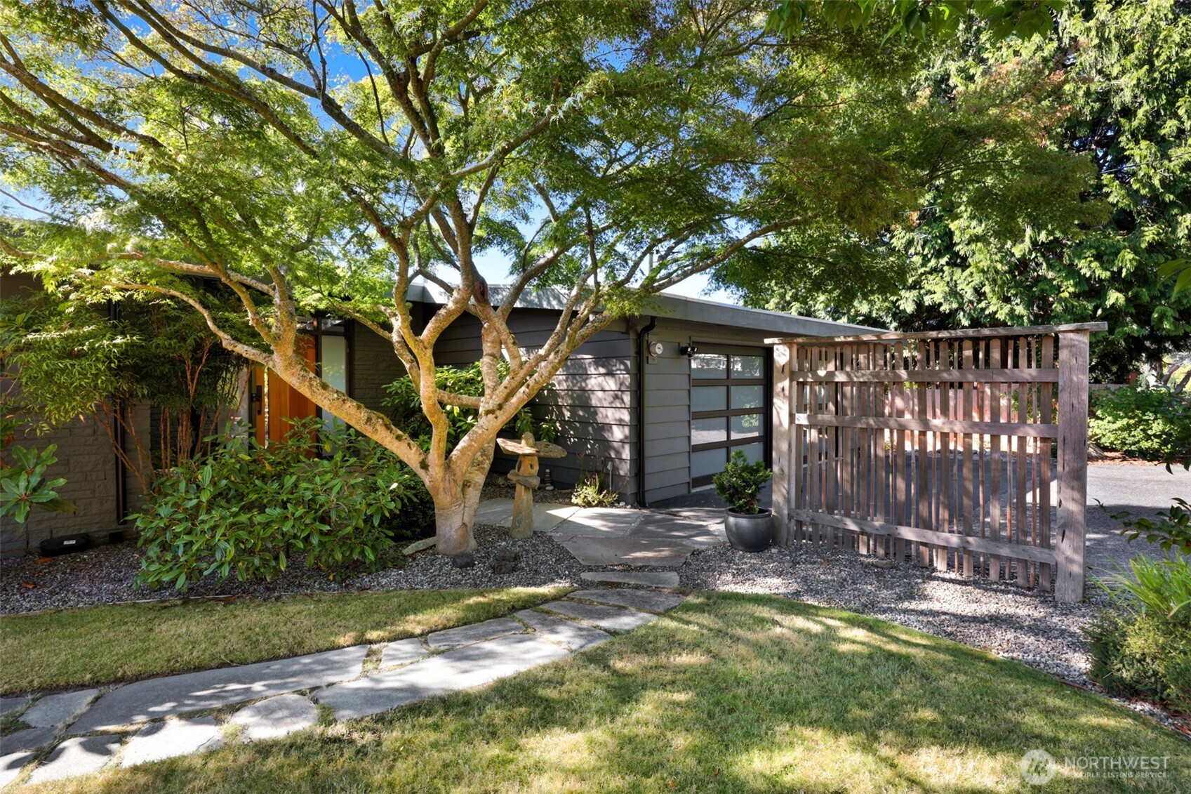 9822 Cherry Street Property Photo 4