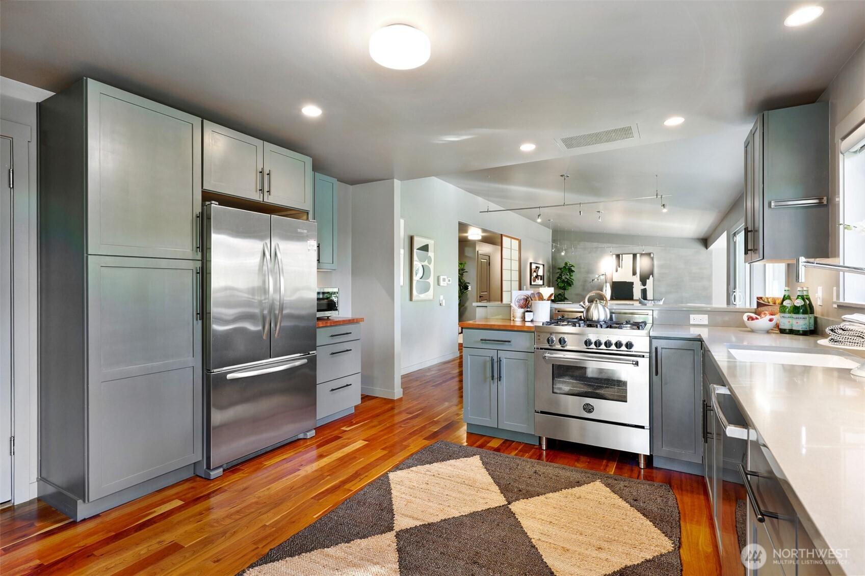 9822 Cherry Street Property Photo 15