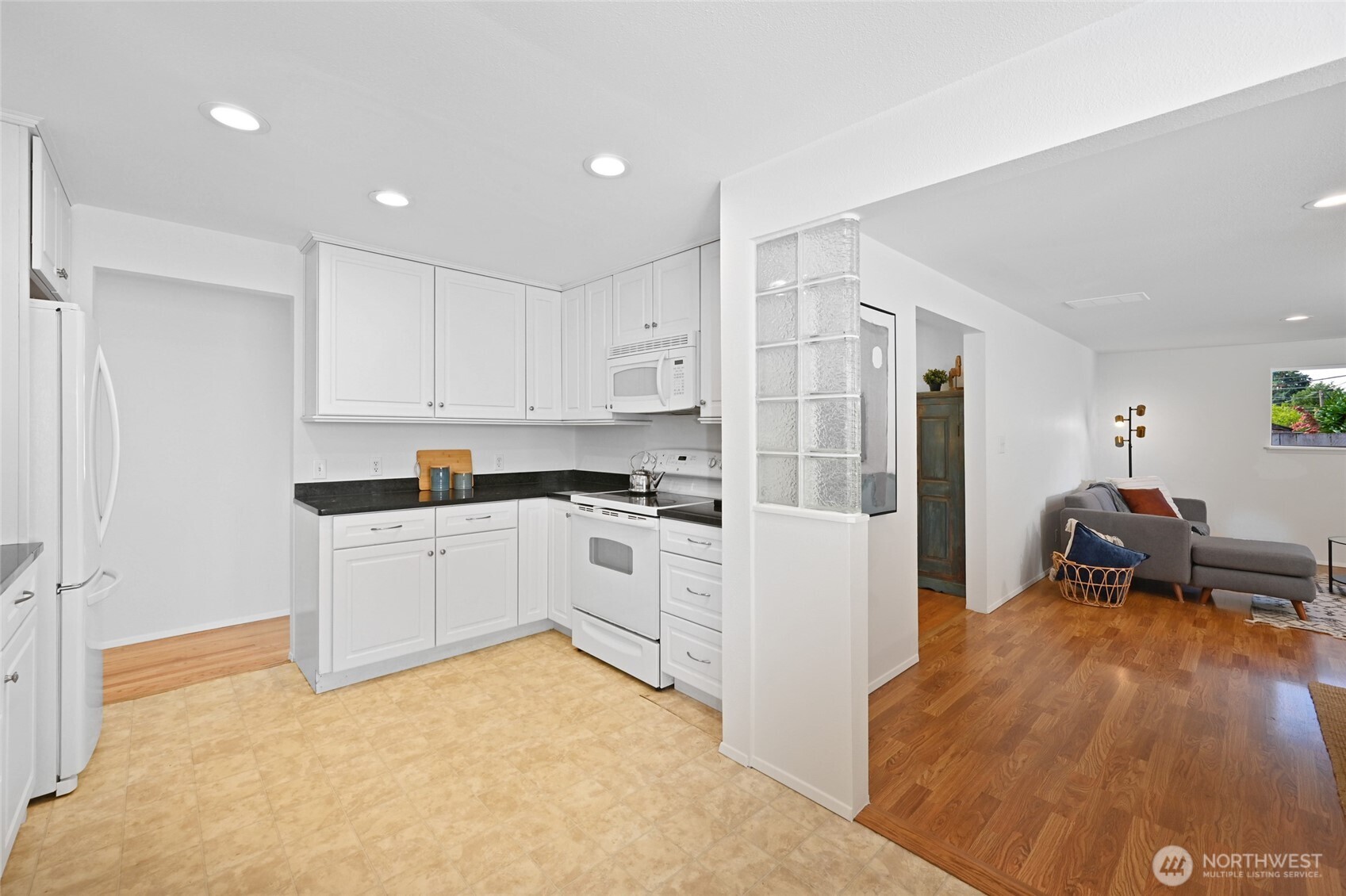 922 Ne 150th Street Property Photo 16