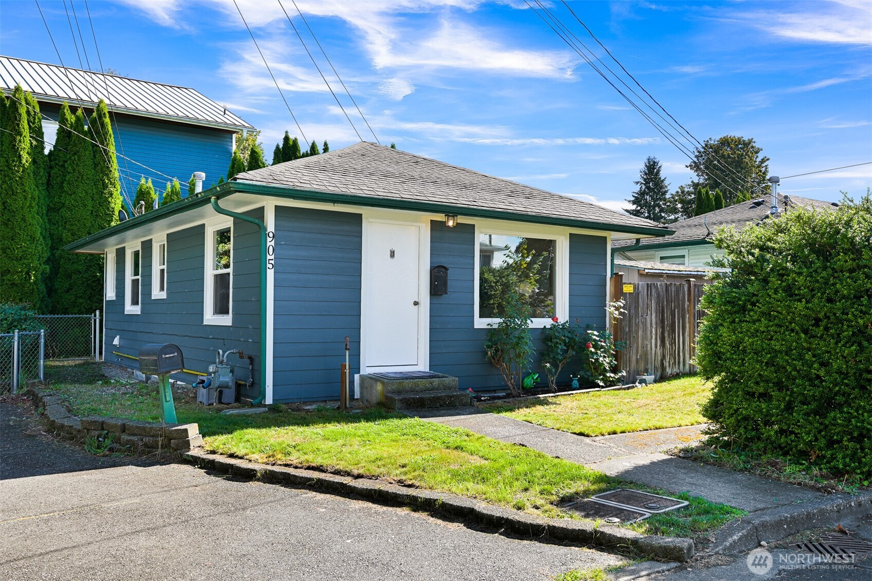 905 Broadway Street Property Photo 3