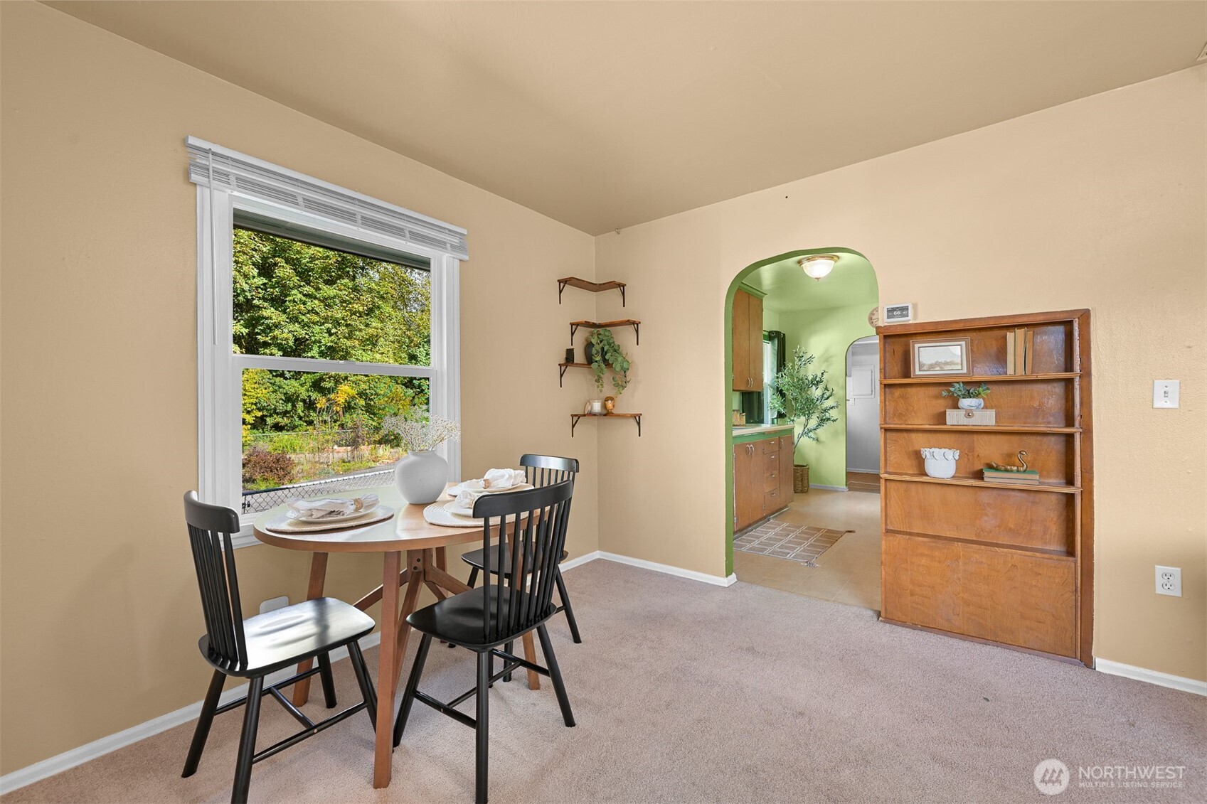 905 Broadway Street Property Photo 5