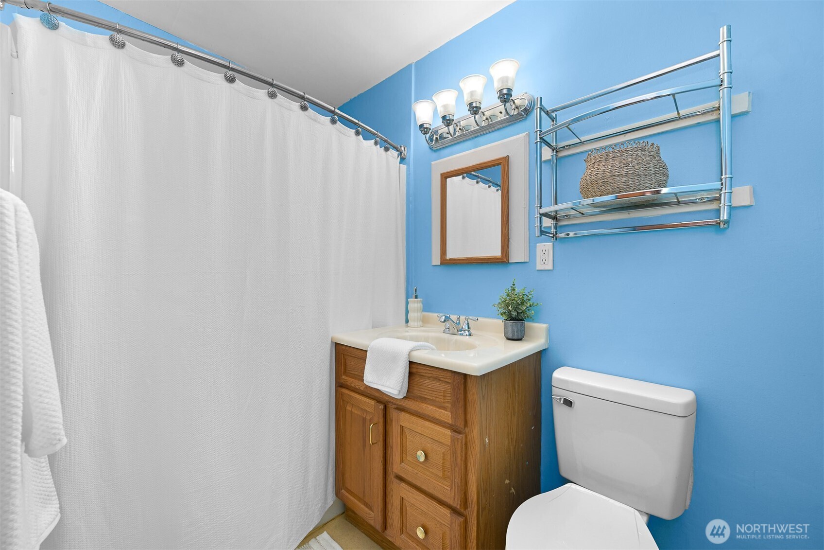 905 Broadway Street Property Photo 15