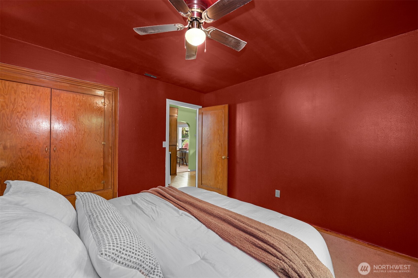 905 Broadway Street Property Photo 17