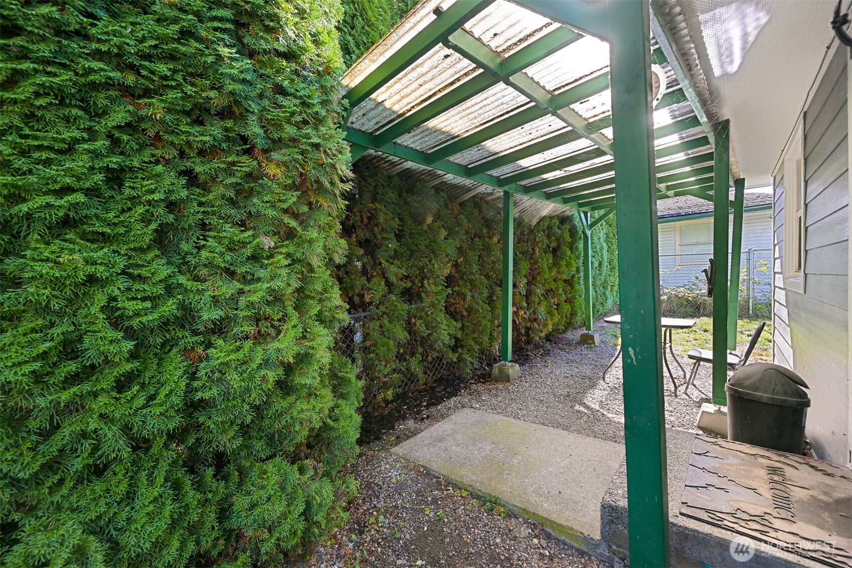 905 Broadway Street Property Photo 18