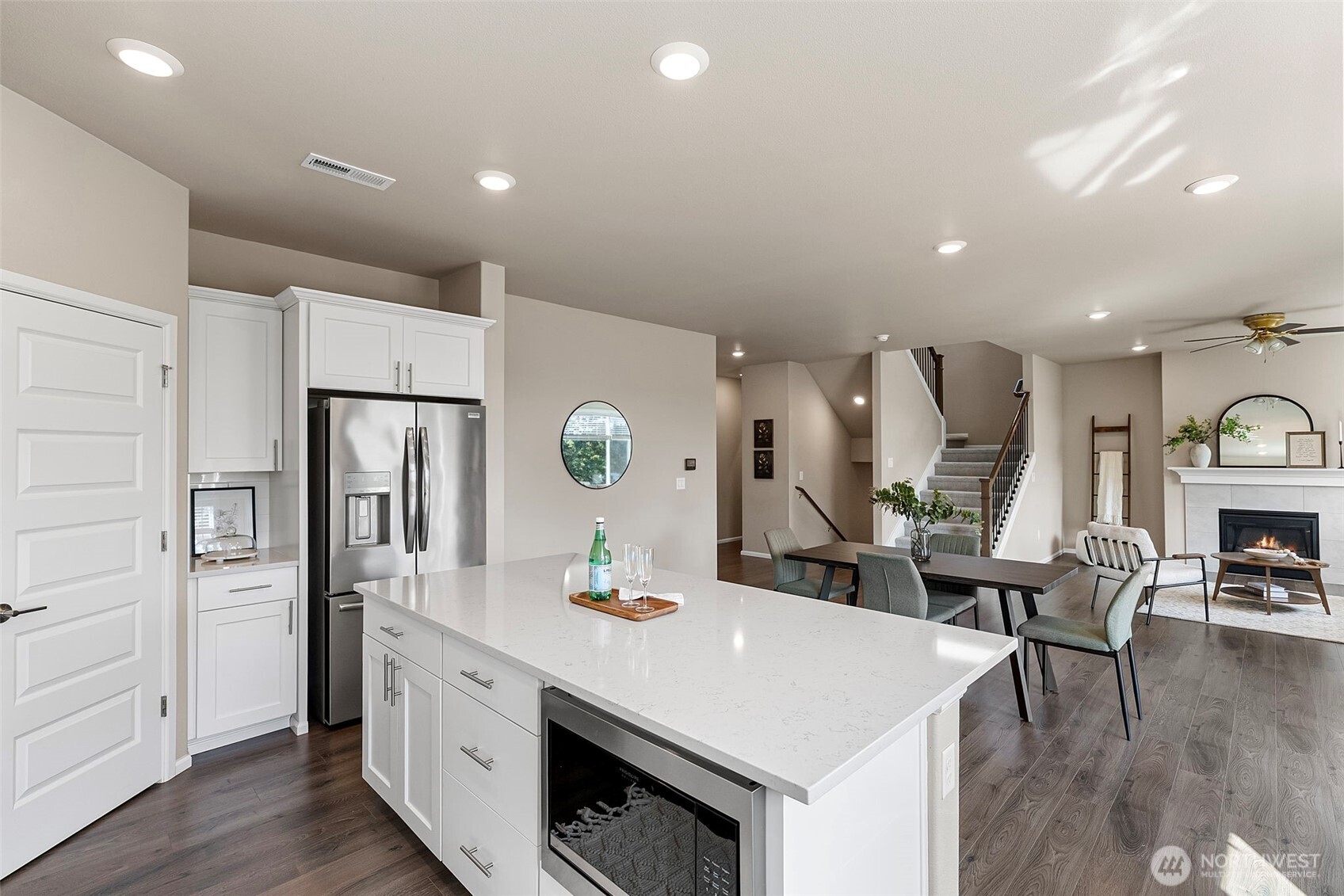 10432 Treasure Drive Property Photo 15