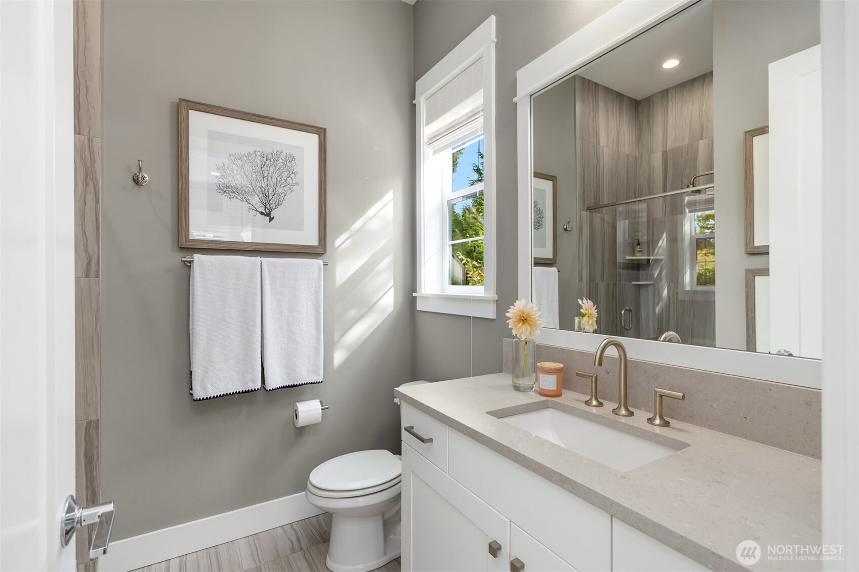 8777 Ne Winslow Grove Court Property Photo 19