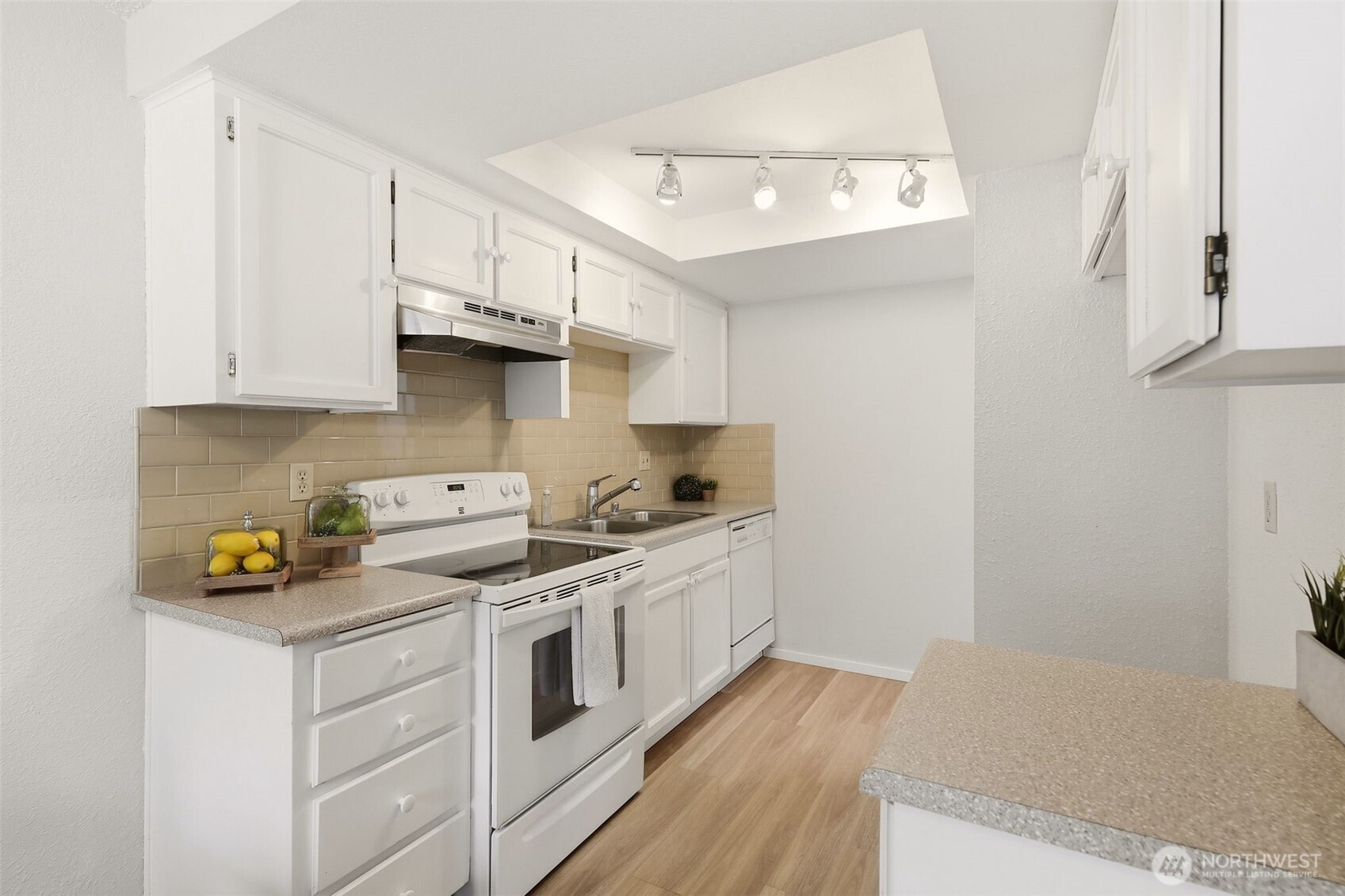 2630 Club Court 102 Property Photo 9