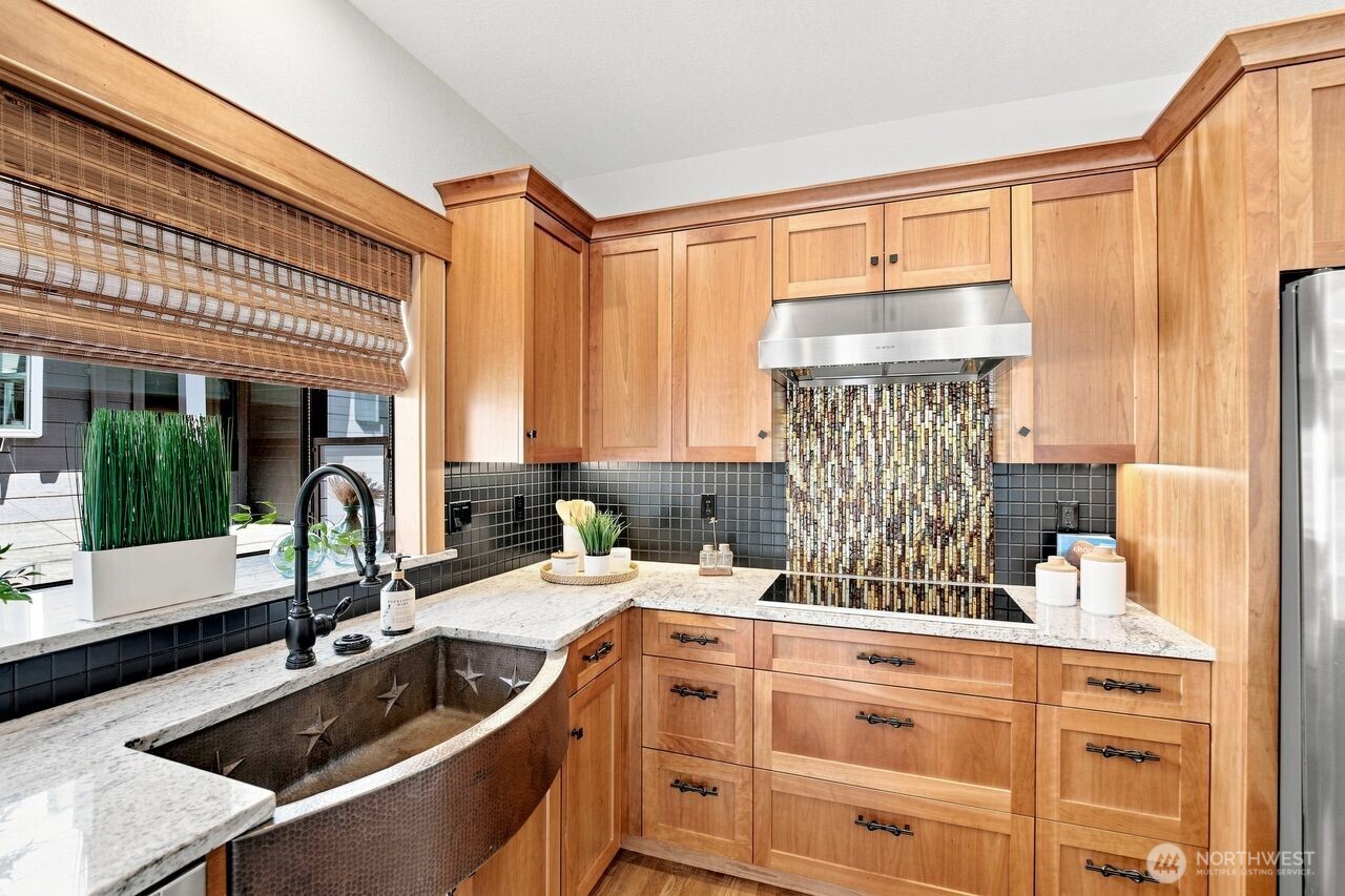 15000 Village Green Drive 2 Property Photo 10