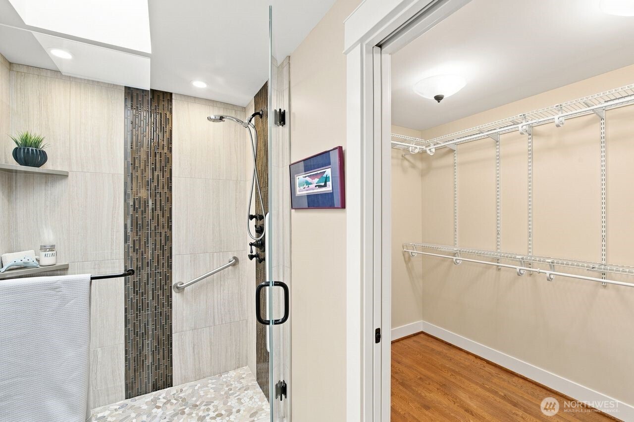 15000 Village Green Drive 2 Property Photo 21