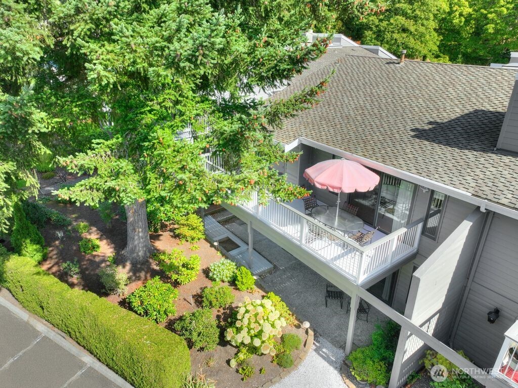 15000 Village Green Drive 2 Property Photo 36