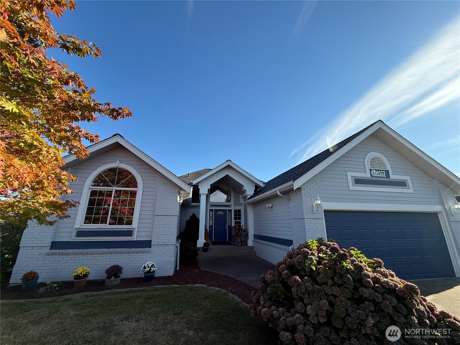 2557 Lakeridge Drive Property Photo 2