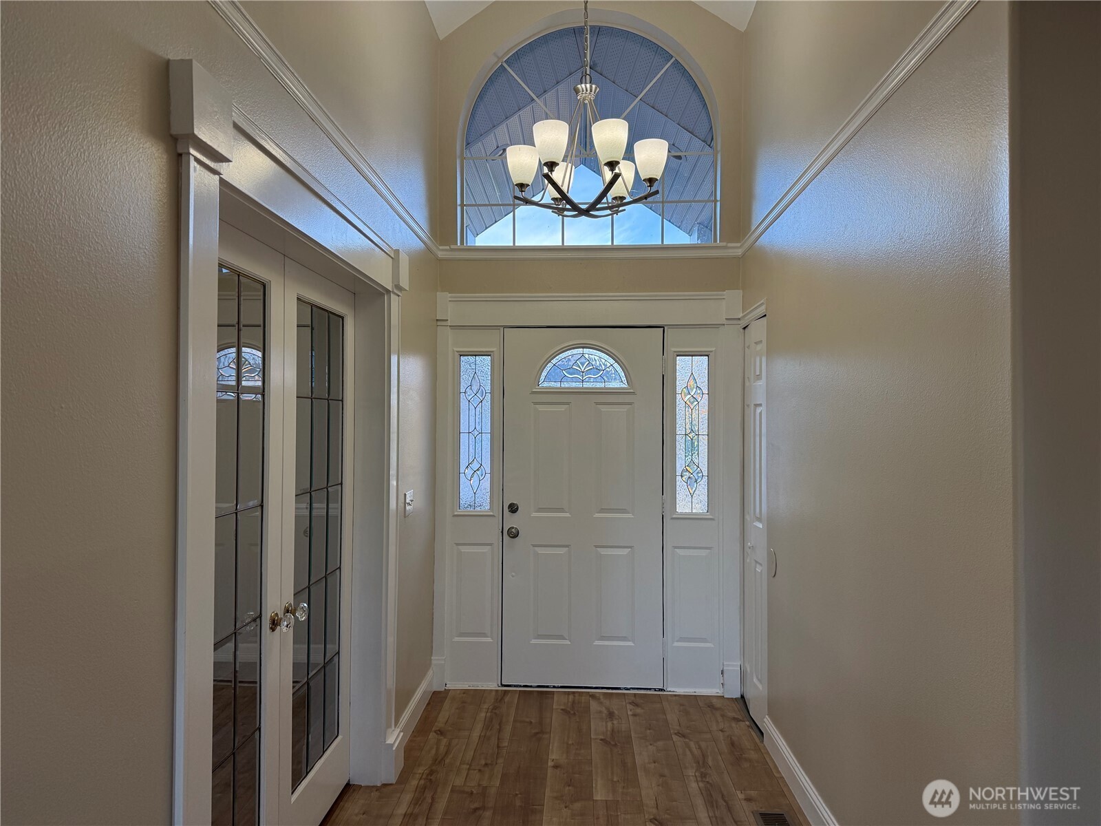 2557 Lakeridge Drive Property Photo 5