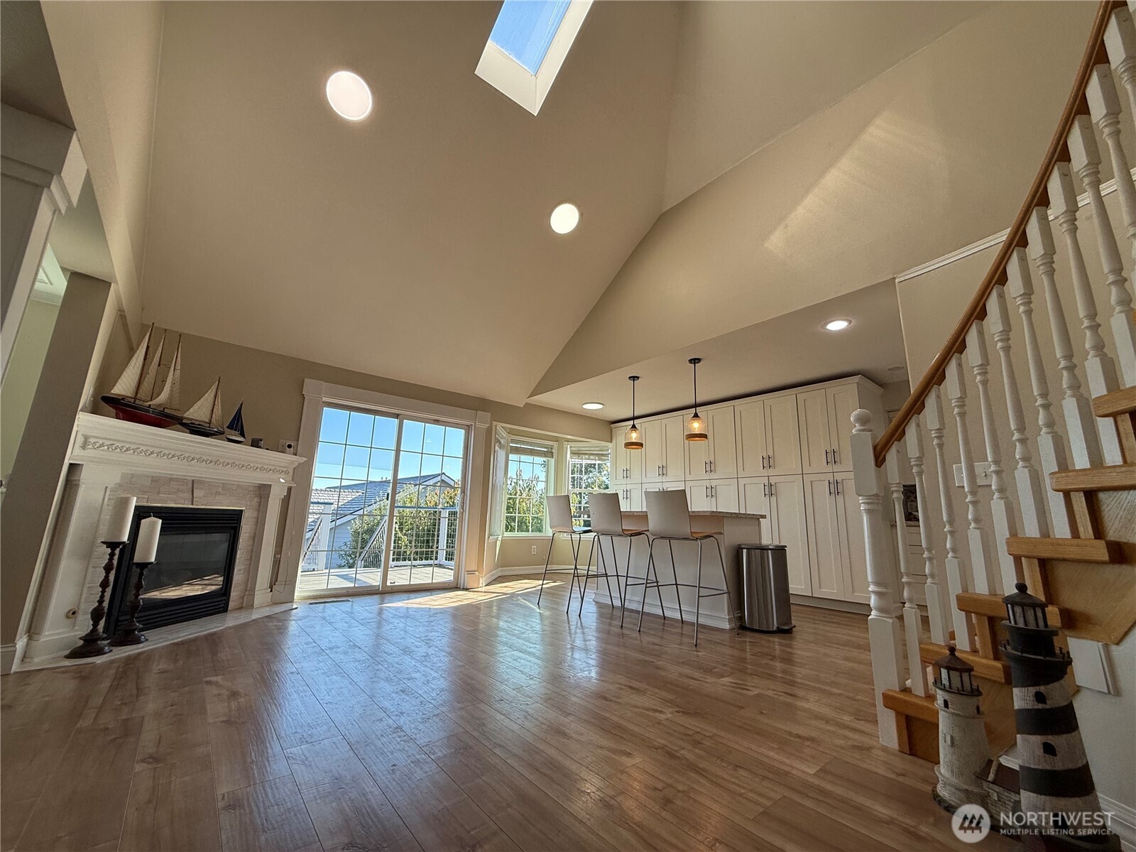 2557 Lakeridge Drive Property Photo 8