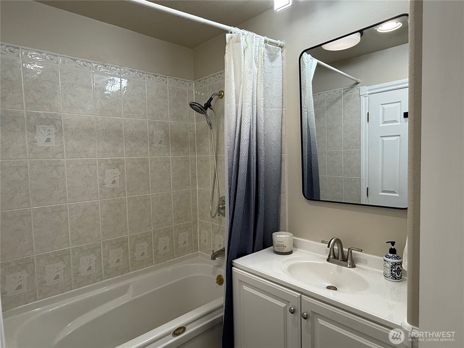 2557 Lakeridge Drive Property Photo 20