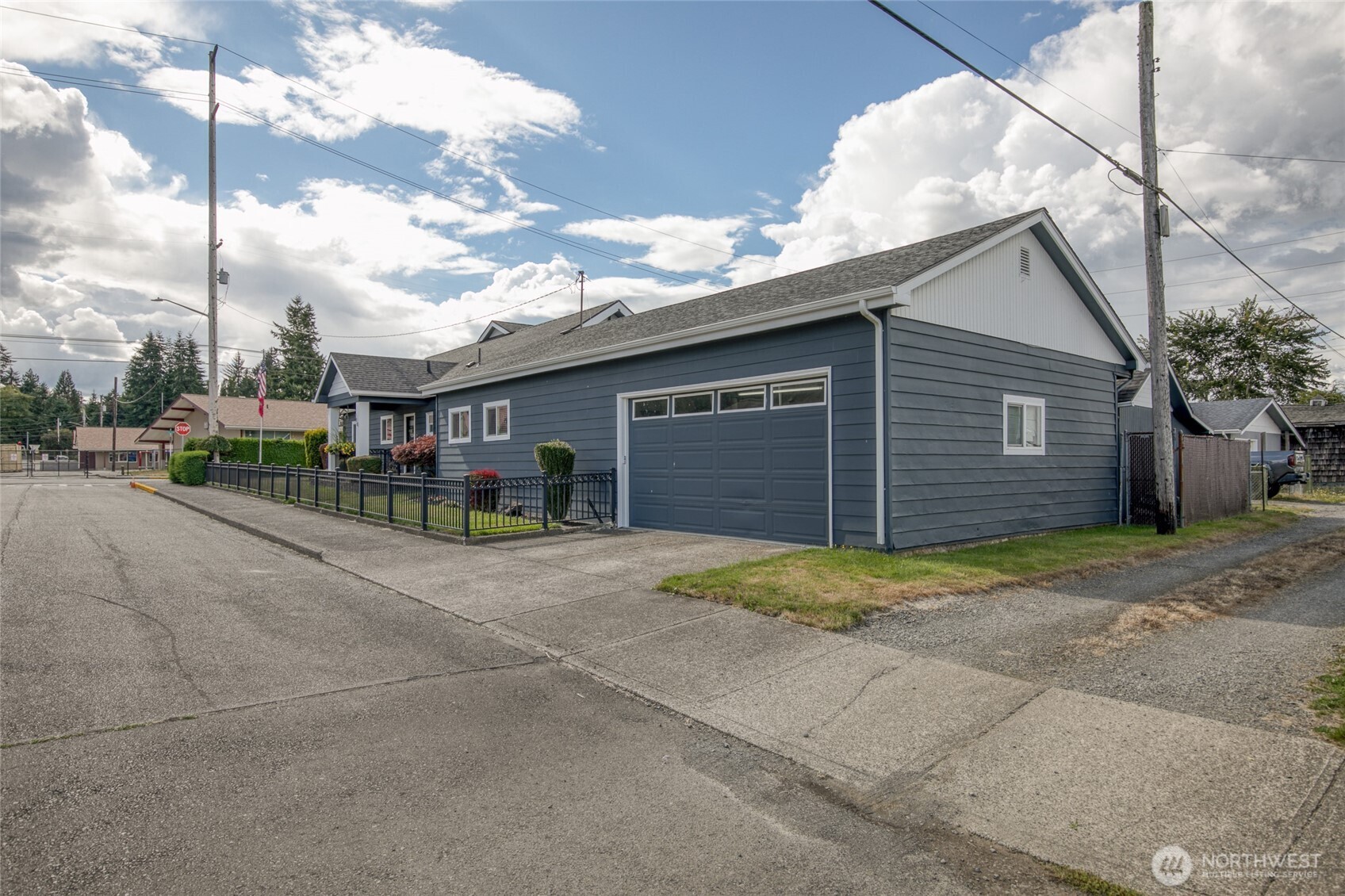 218 B Street Property Photo 4