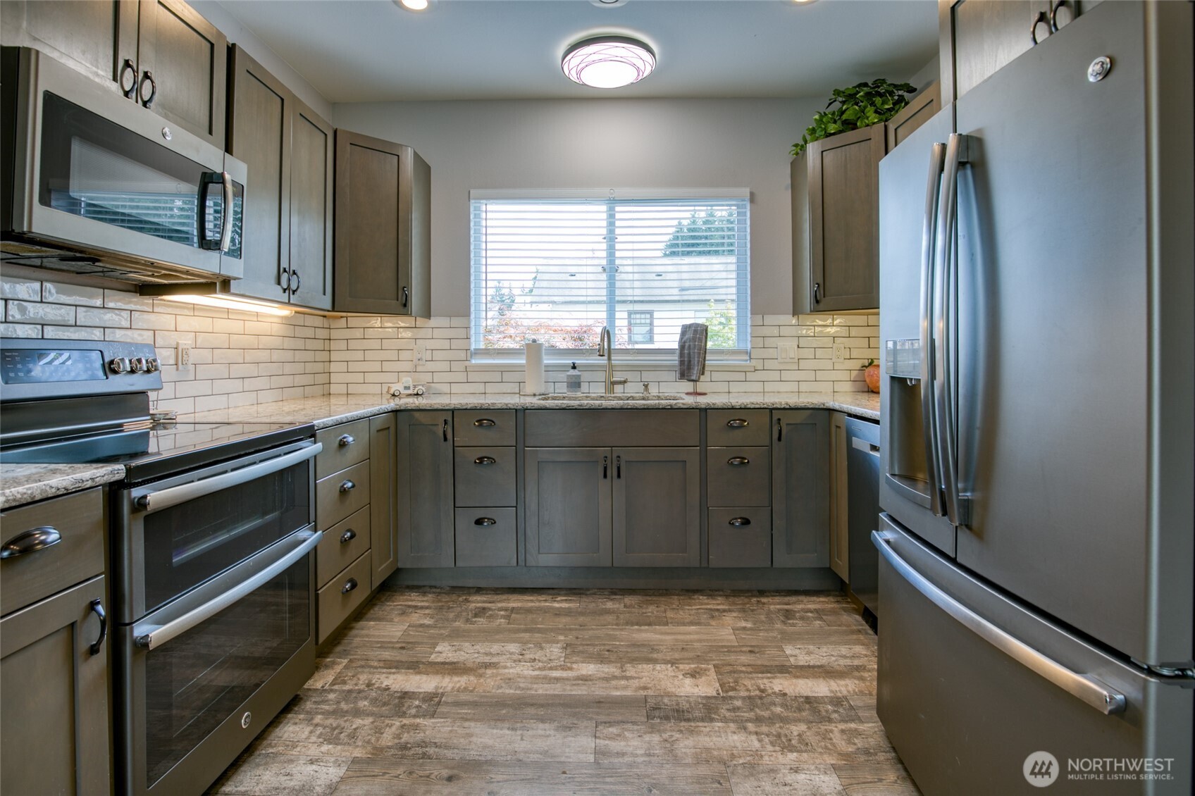 218 B Street Property Photo 8