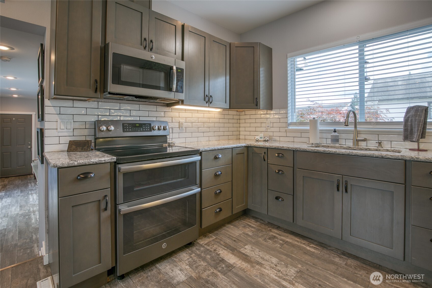 218 B Street Property Photo 10