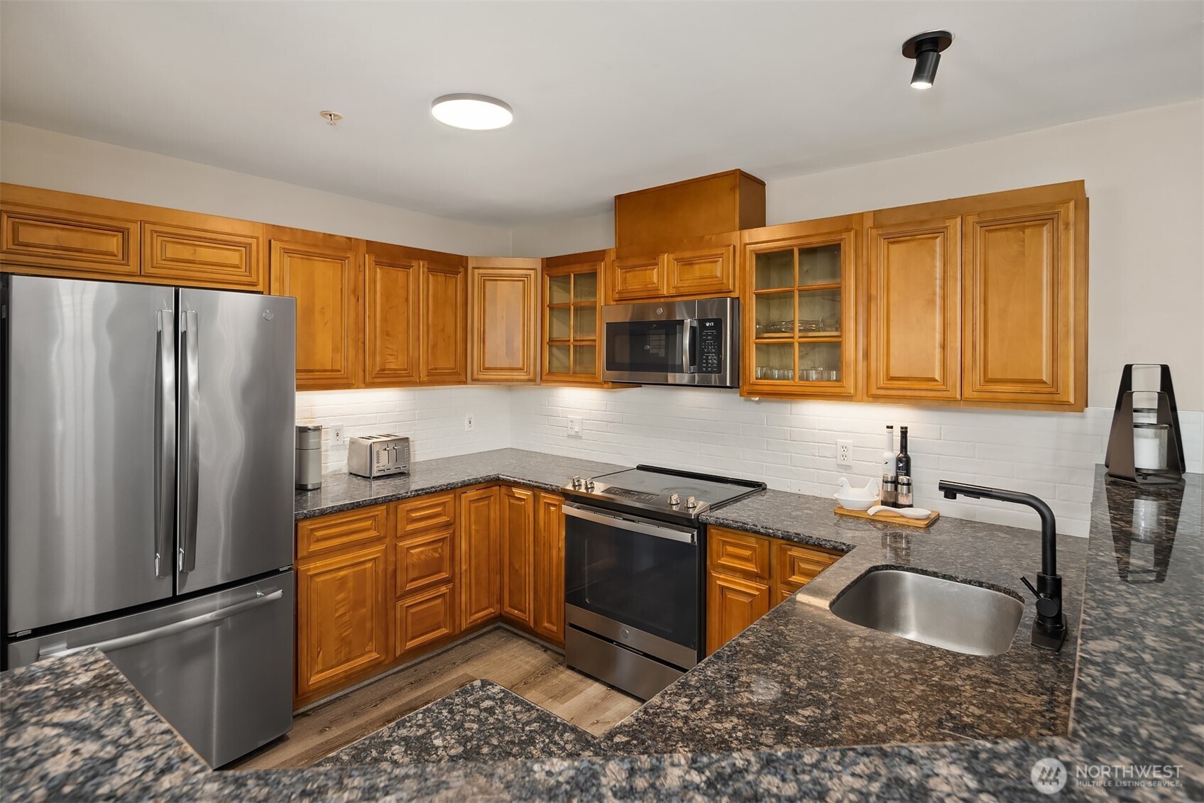 14007 69th Drive W5 Property Photo 11