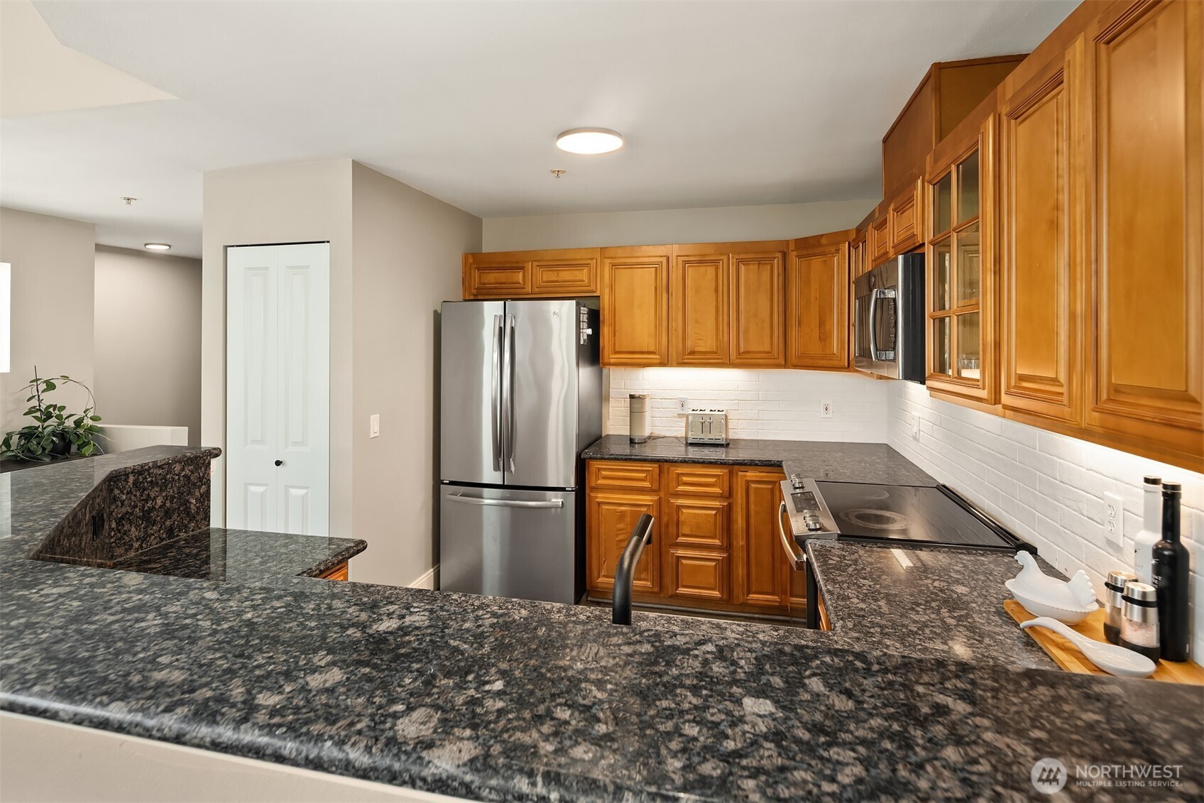 14007 69th Drive W5 Property Photo 12