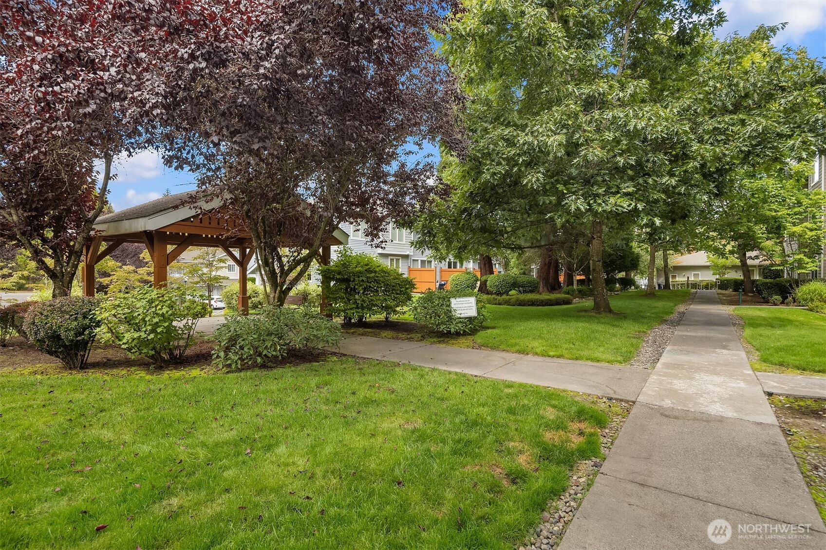 14007 69th Drive W5 Property Photo 28