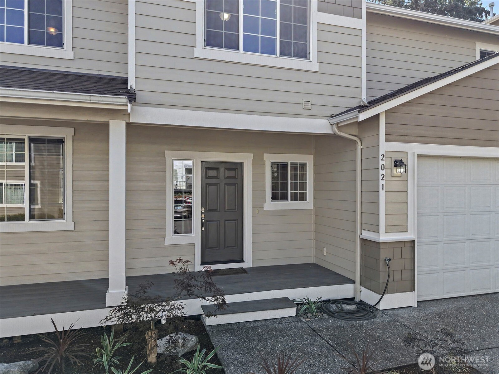 2021 Ne 25th Place Property Photo 2