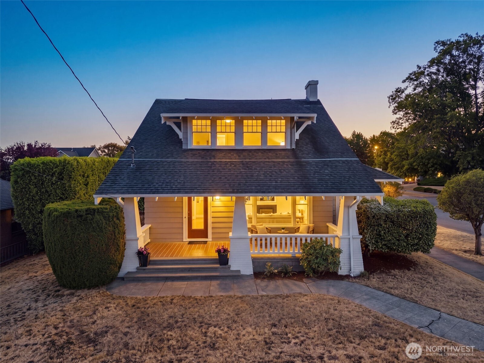 1557 Thorndyke Avenue Property Photo 1