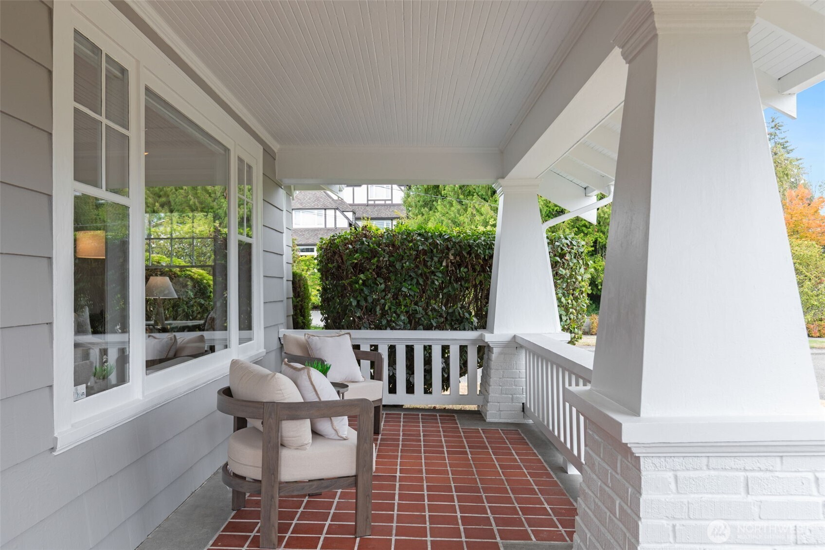1557 Thorndyke Avenue Property Photo 3