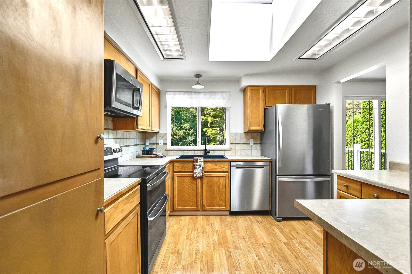 1520 51st Place Property Photo 5