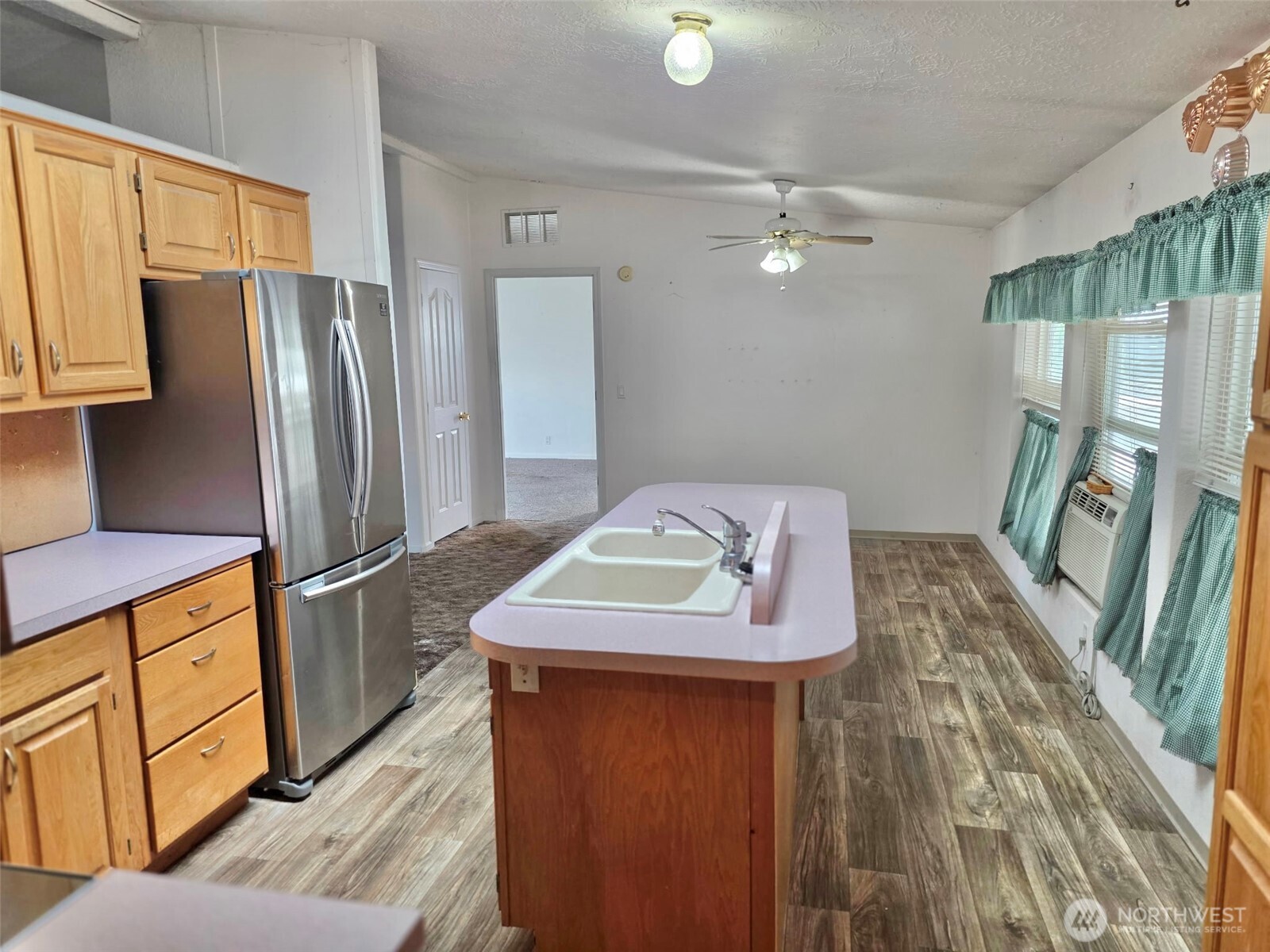8 Heritage Boulevard Property Photo 5