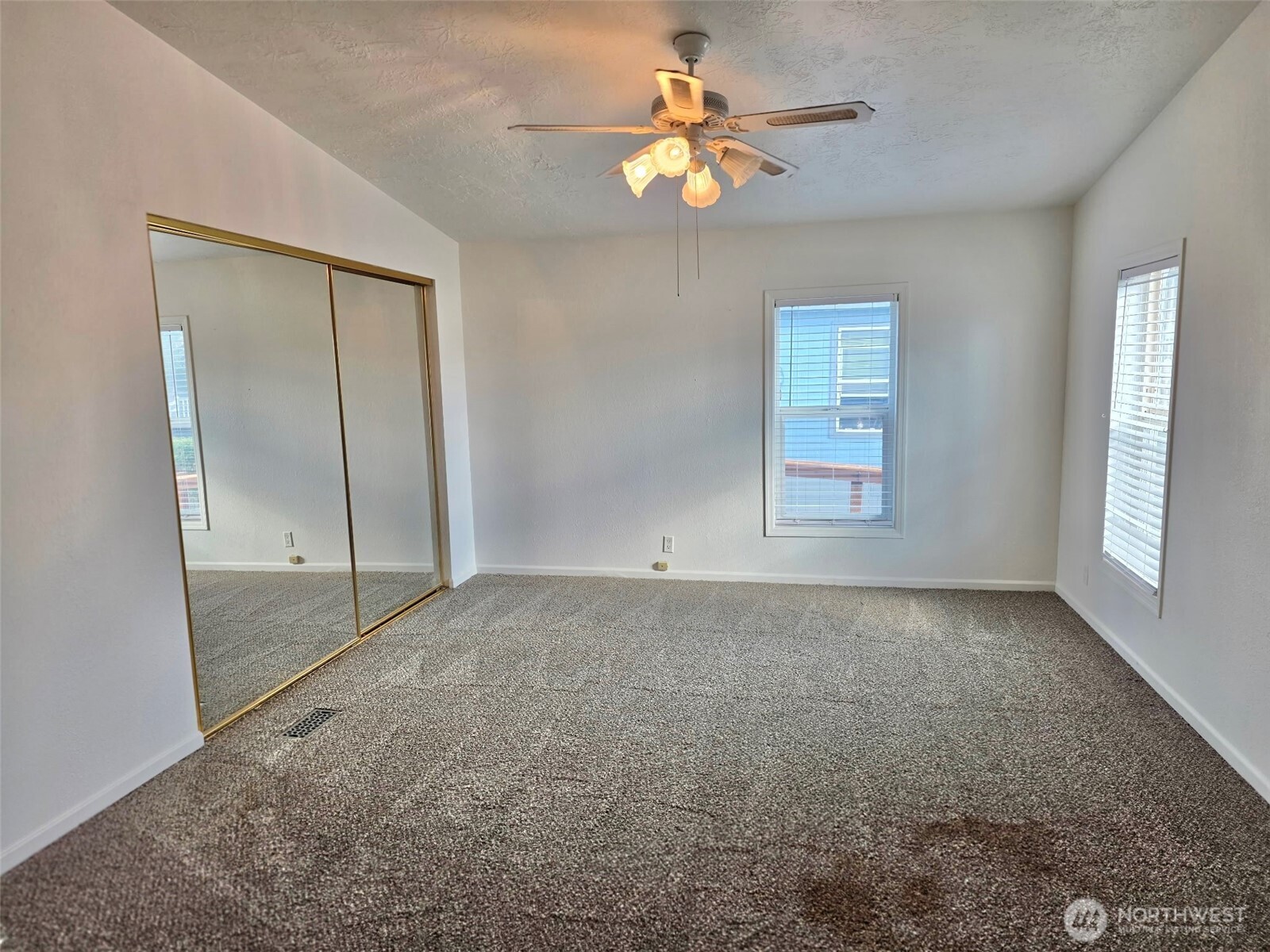 8 Heritage Boulevard Property Photo 8
