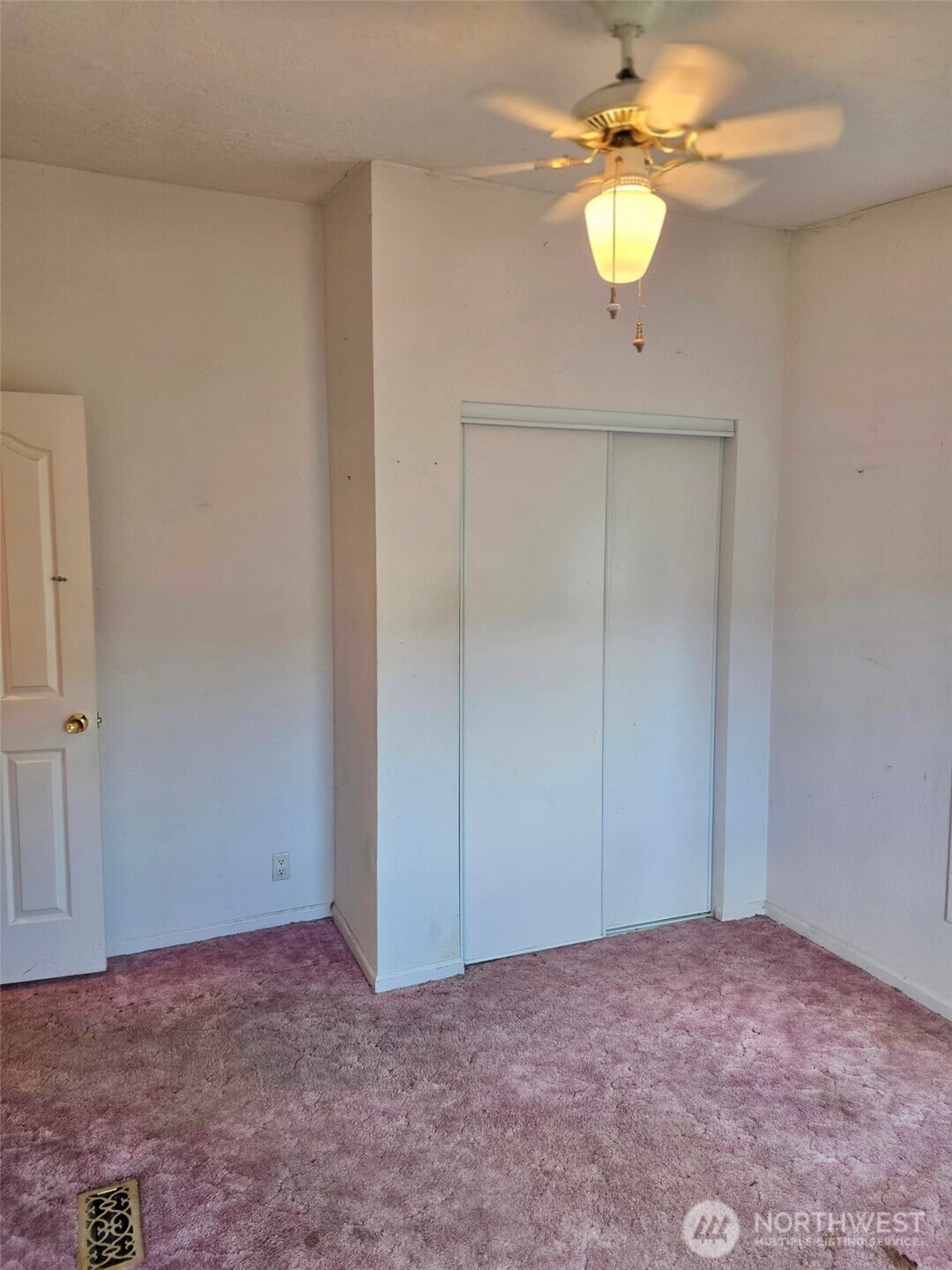 8 Heritage Boulevard Property Photo 12