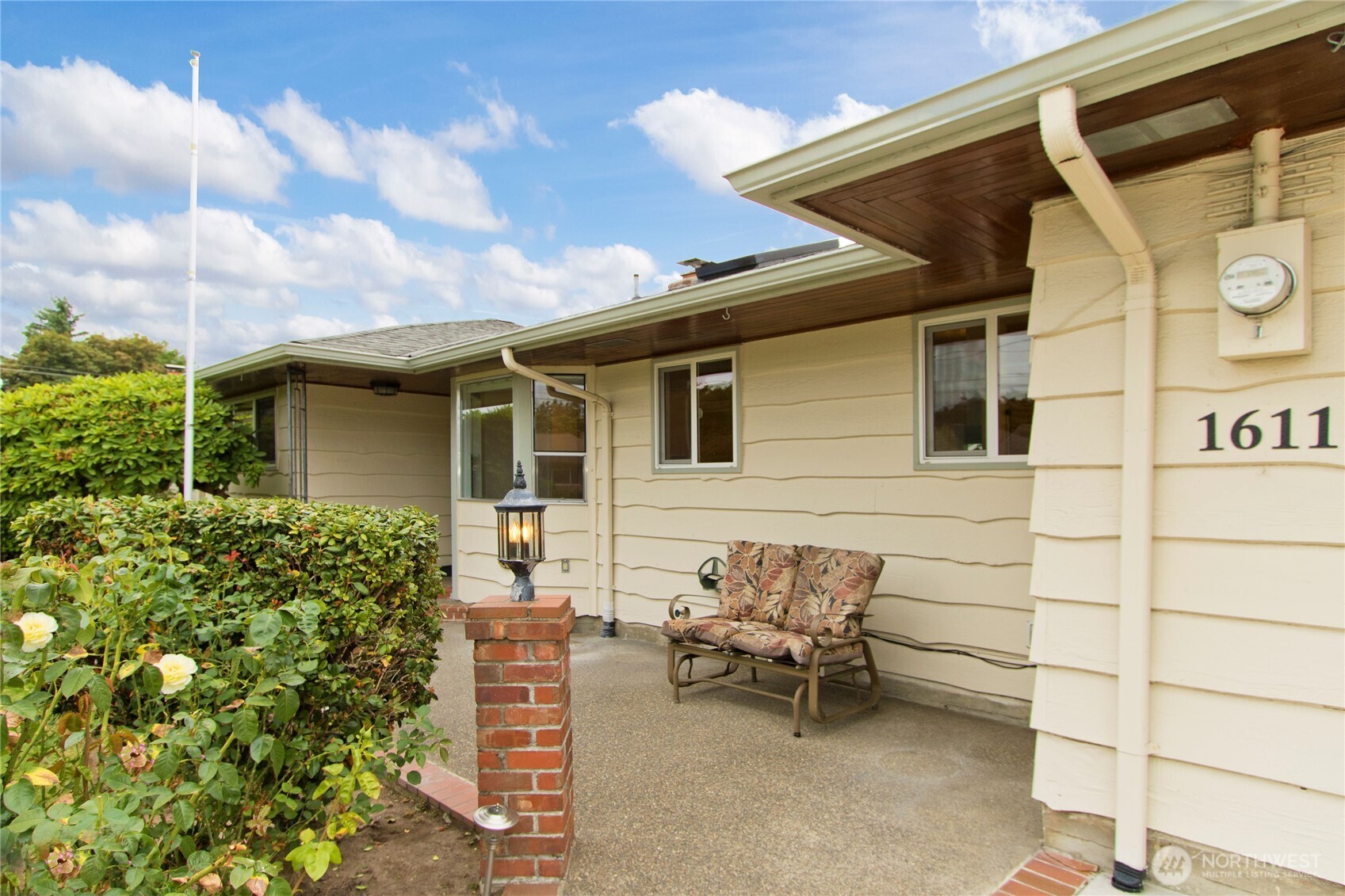 1611 1st Street Property Photo 3