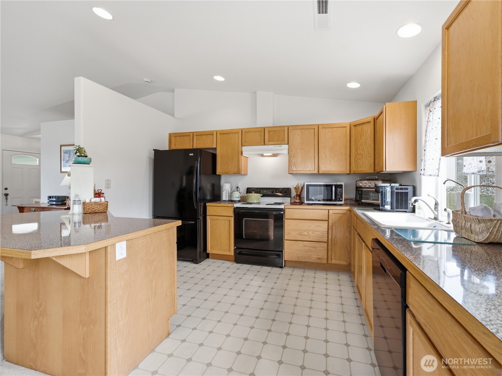 321 S Mary Avenue Property Photo 10