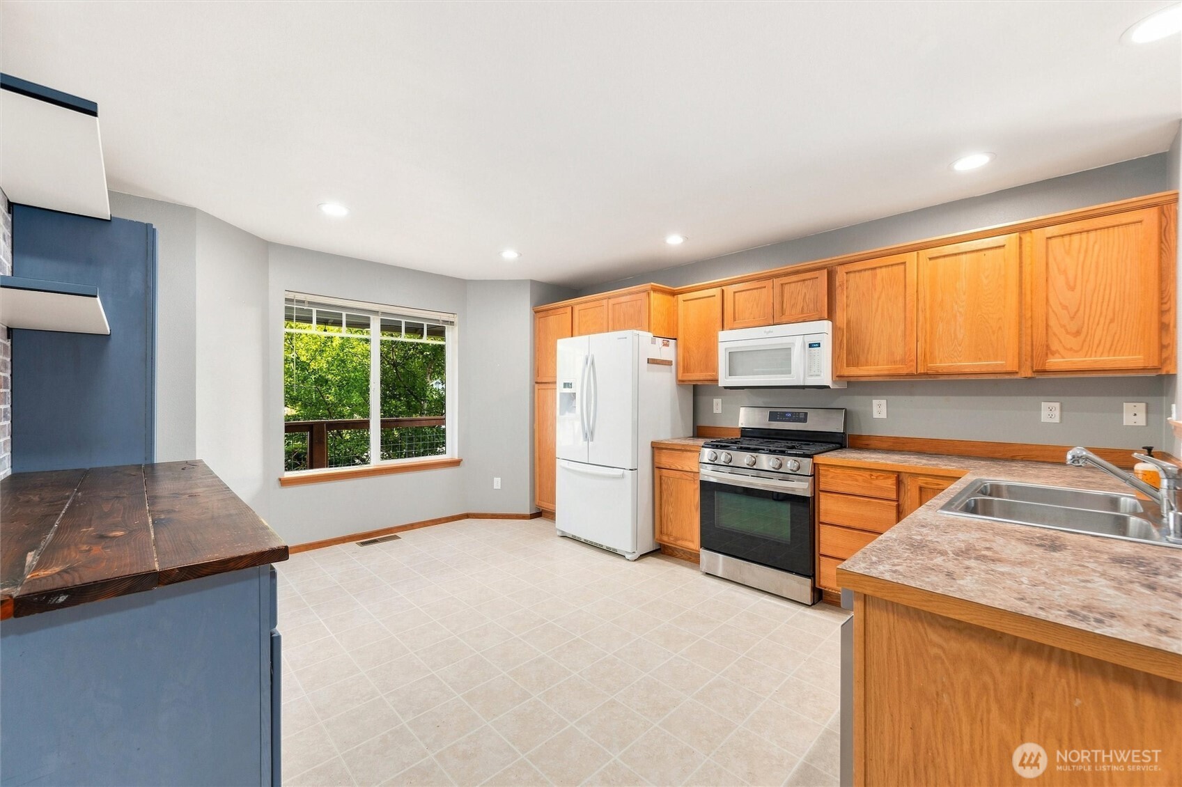 1068 Homestead Drive Property Photo 6
