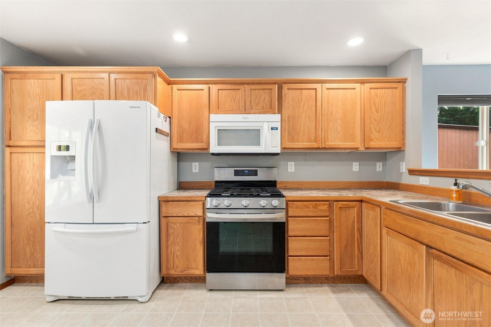 1068 Homestead Drive Property Photo 7