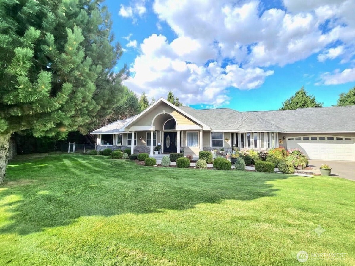 327 Lancaster Road Property Photo 1