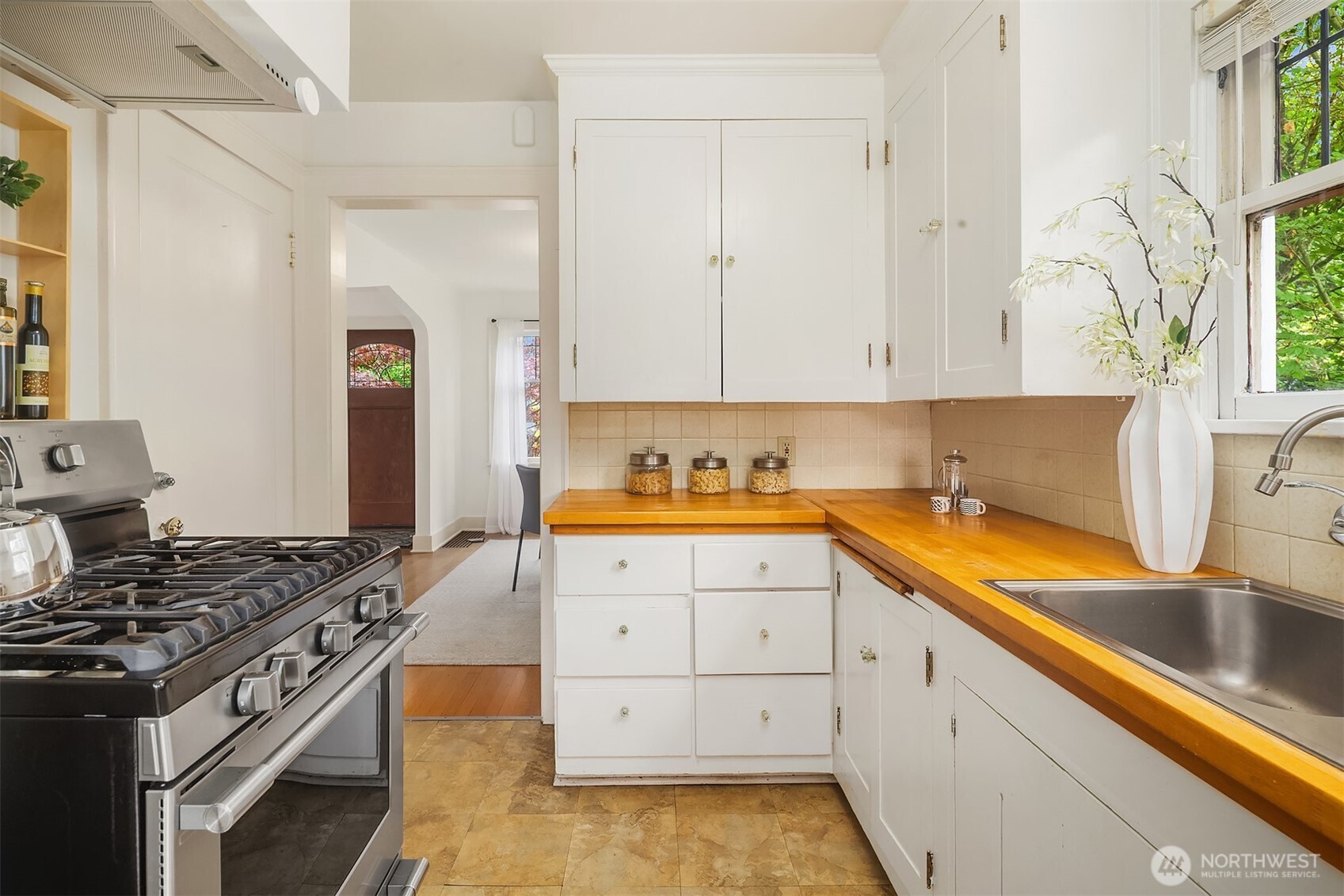 2609 Queen Anne Avenue Property Photo 10