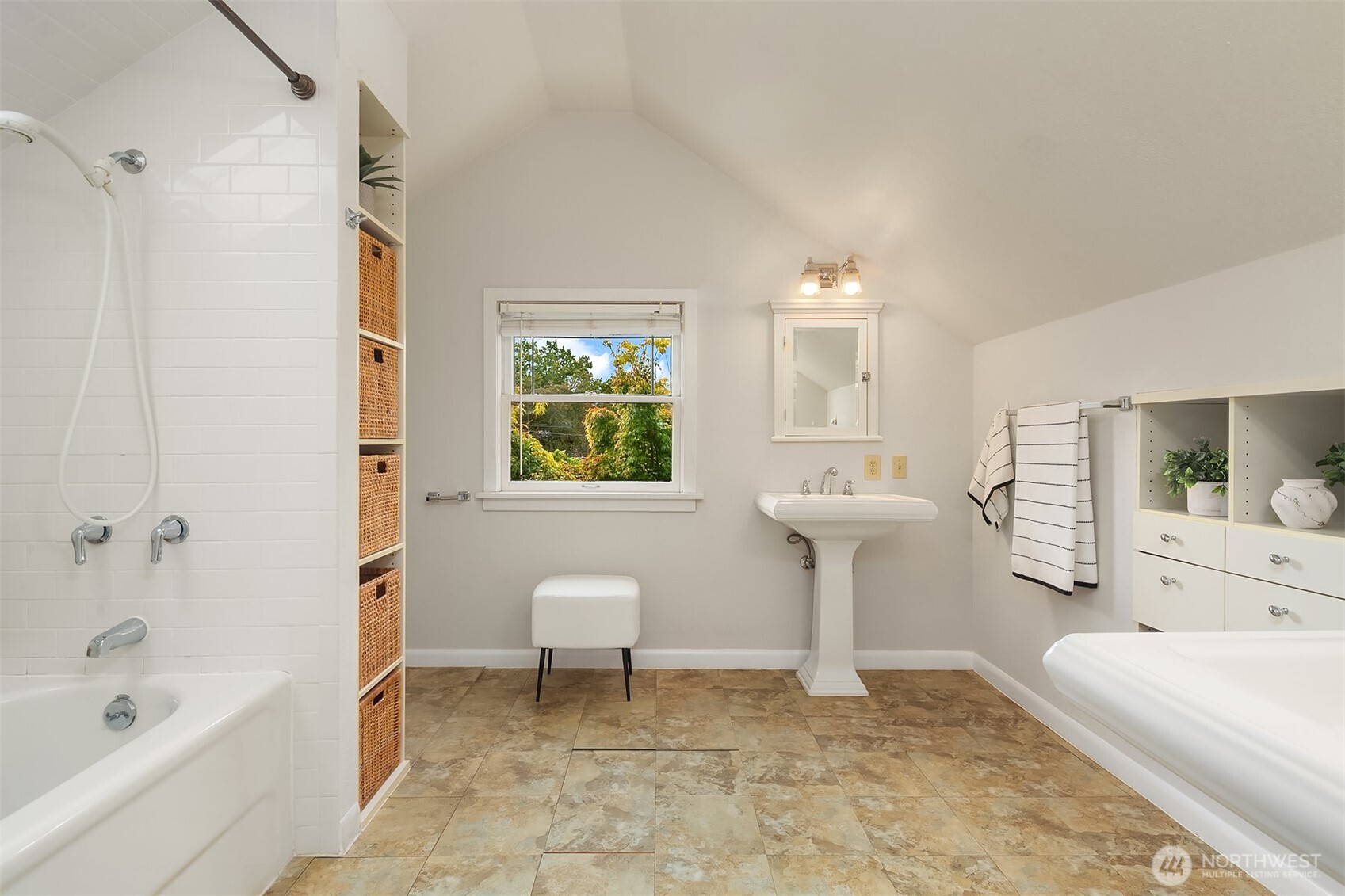 2609 Queen Anne Avenue Property Photo 20
