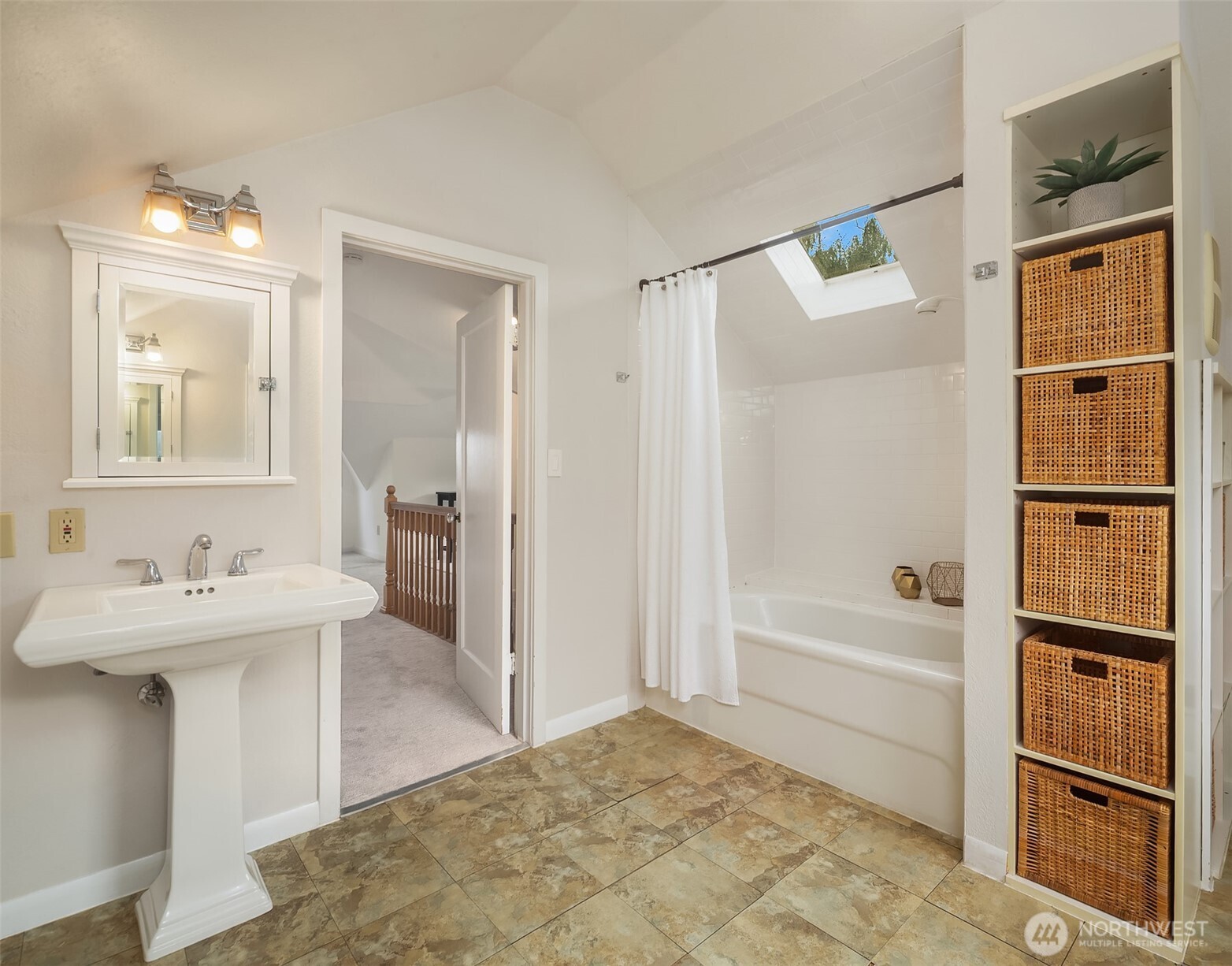 2609 Queen Anne Avenue Property Photo 21
