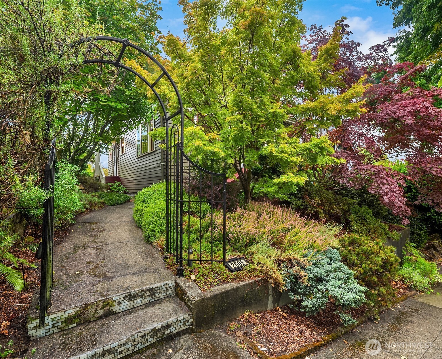 2609 Queen Anne Avenue Property Photo 25