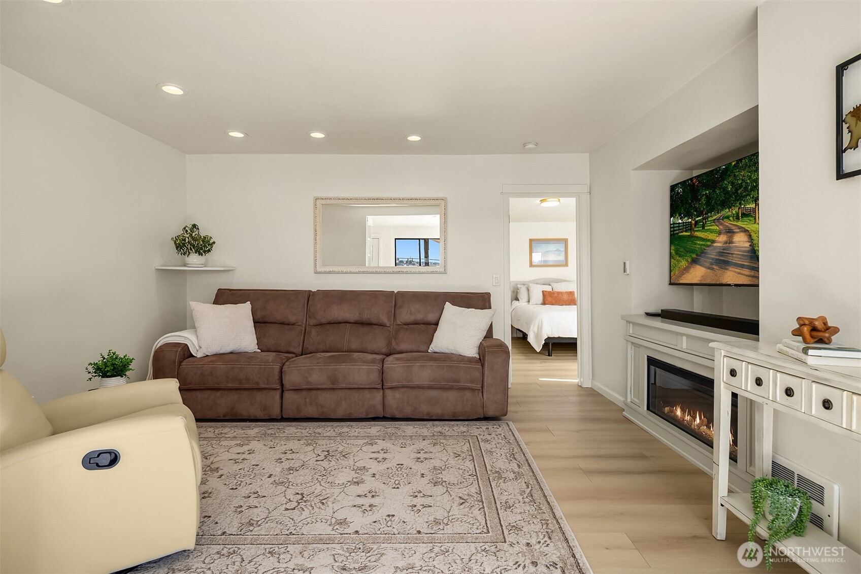 10601 Vernon Road Property Photo 3