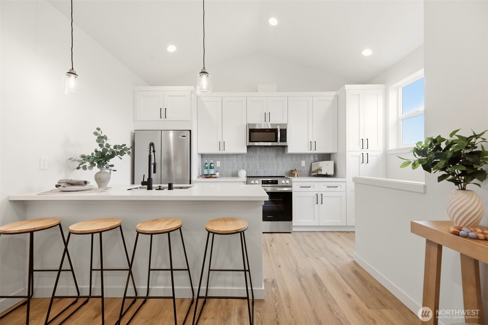 2018 Oakes Avenue C Property Photo 2