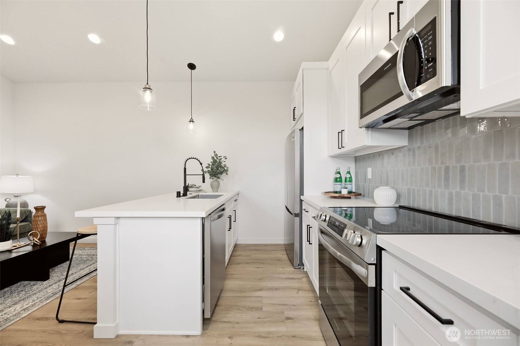 2018 Oakes Avenue C Property Photo 4