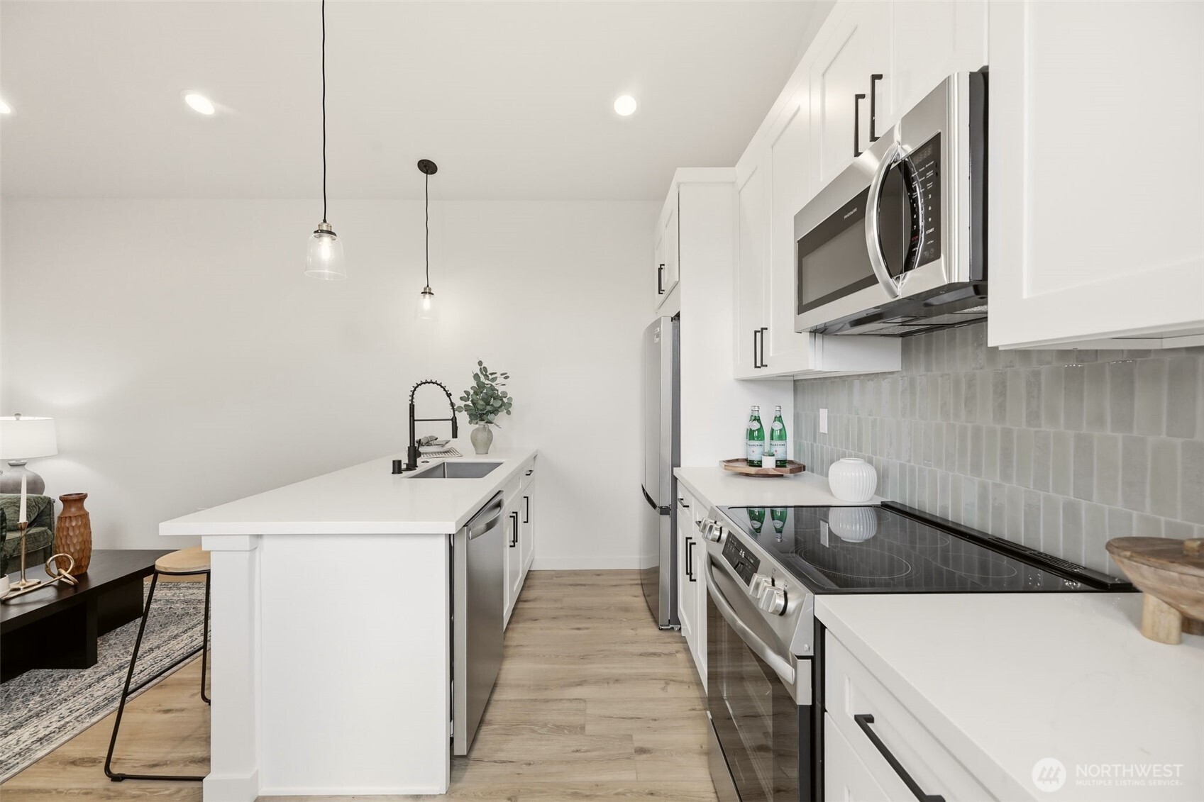 2018 Oakes Avenue C Property Photo 5