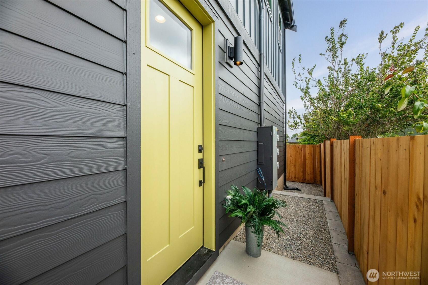 2018 Oakes Avenue C Property Photo 18