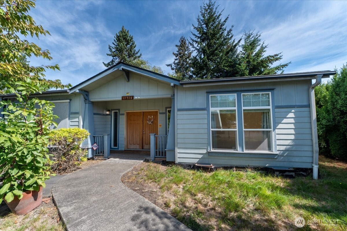 11516 85th Avenue Property Photo 1
