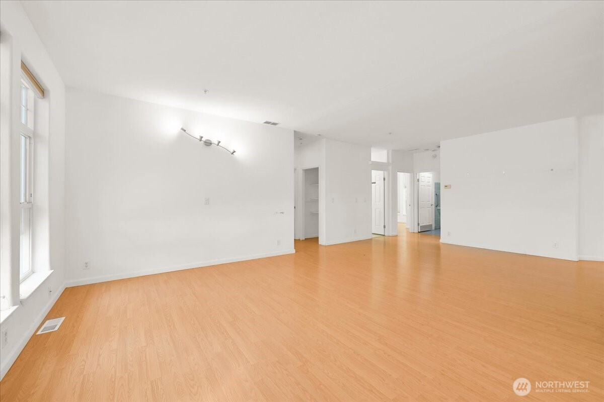 11516 85th Avenue Property Photo 8