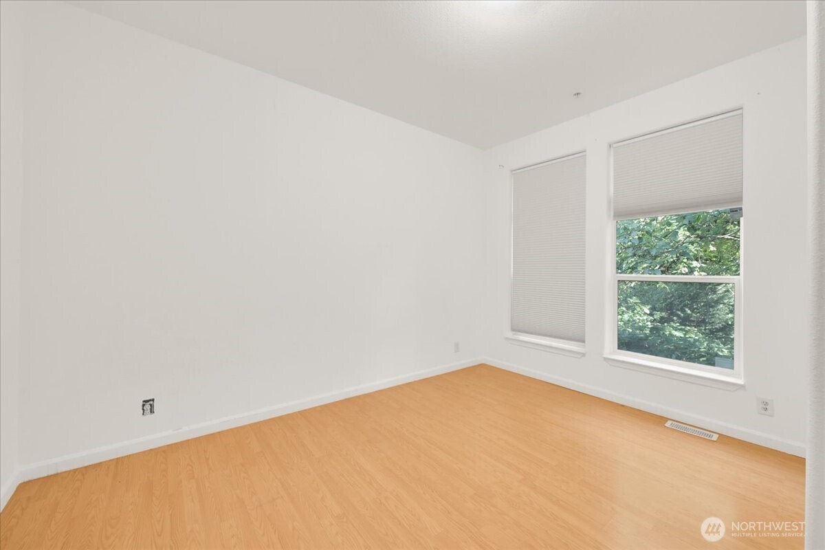 11516 85th Avenue Property Photo 15
