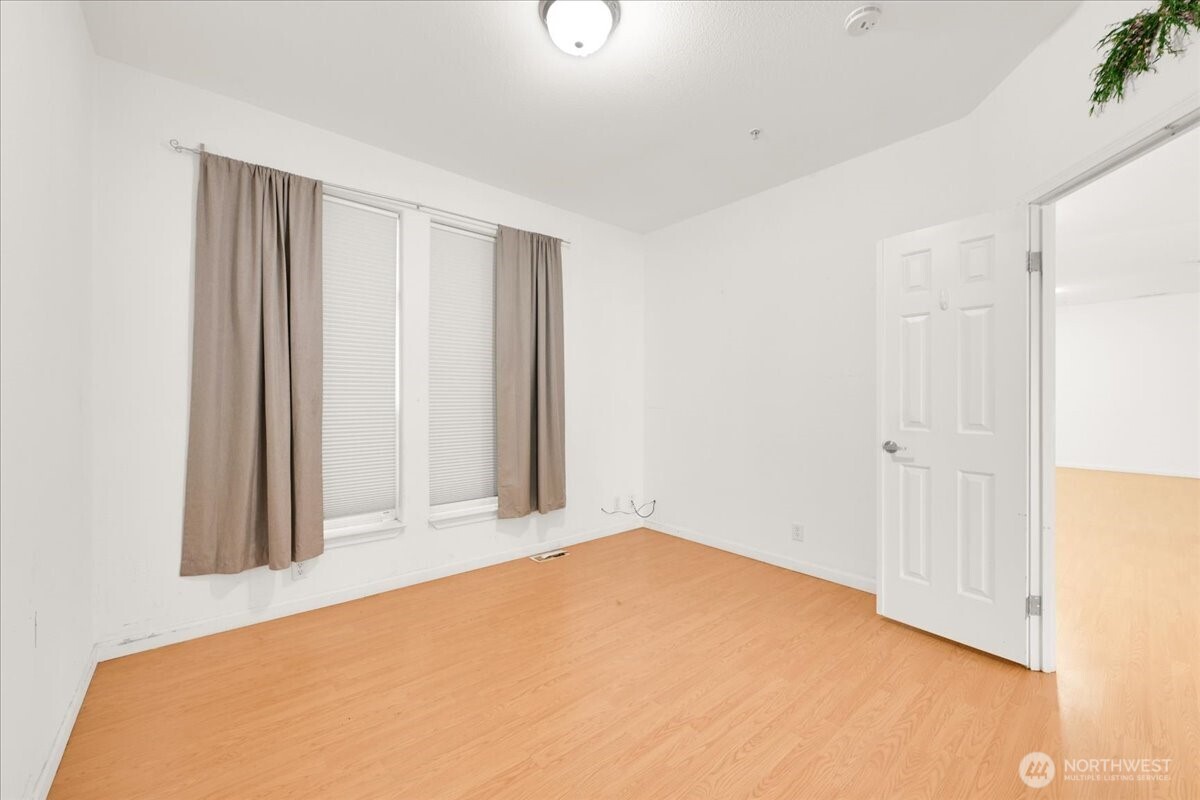 11516 85th Avenue Property Photo 17